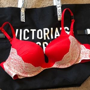 NWT Victoria’s Secret Push Up Bra